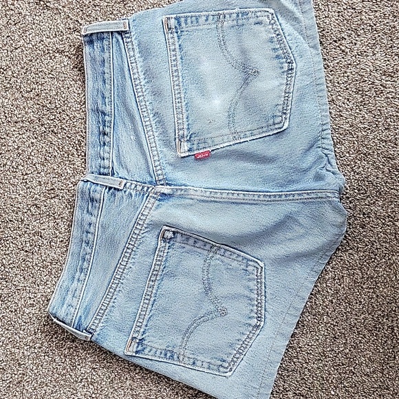 Vintage levi shorts - Picture 3 of 3